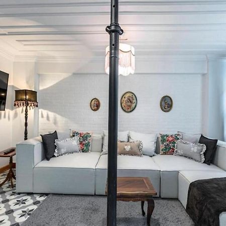 Historical 4-Br Home Steps From Besiktas Stadium & Bosphorus Views - Prime Nisantasi Location! Istambul Exterior foto
