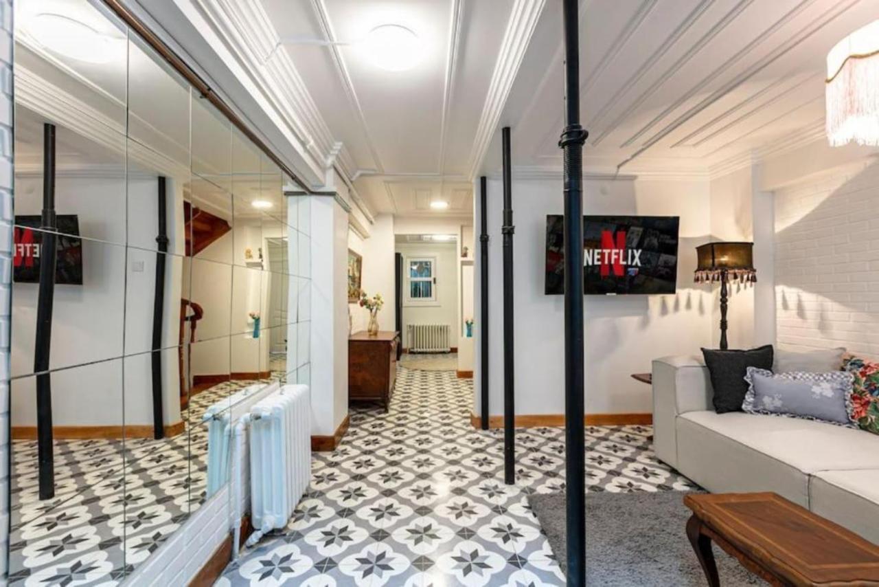 Historical 4-Br Home Steps From Besiktas Stadium & Bosphorus Views - Prime Nisantasi Location! Istambul Exterior foto