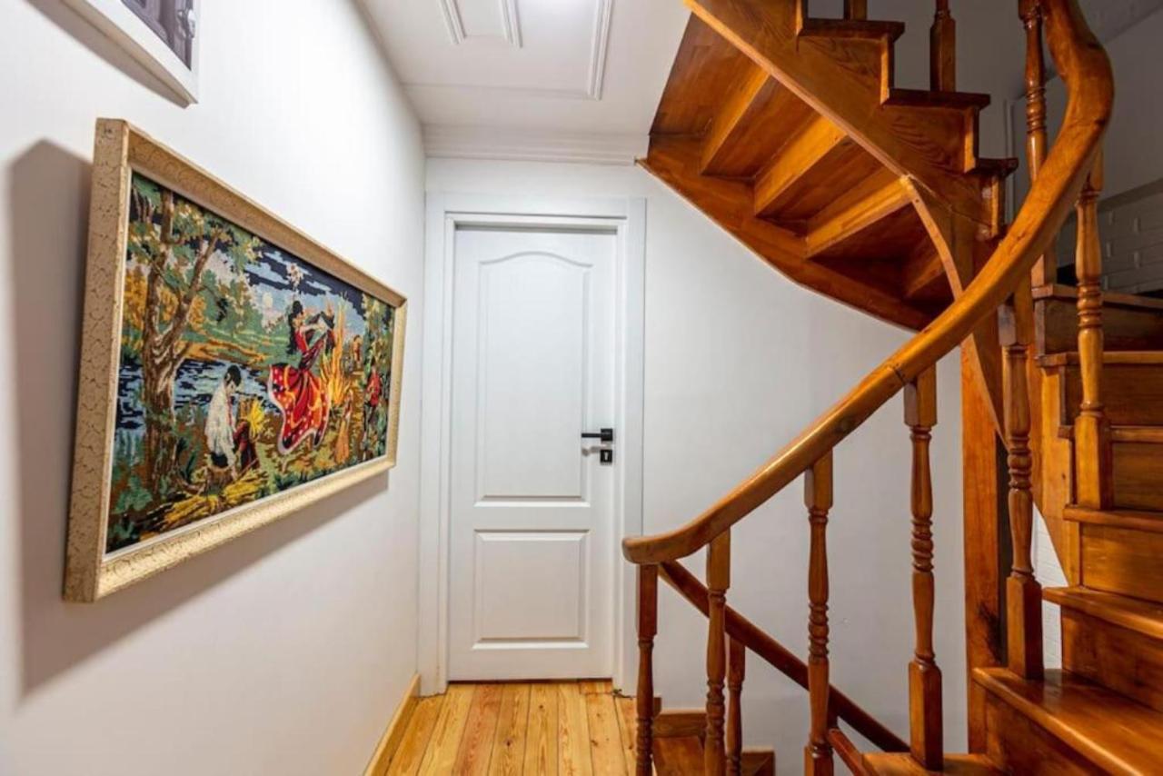 Historical 4-Br Home Steps From Besiktas Stadium & Bosphorus Views - Prime Nisantasi Location! Istambul Exterior foto