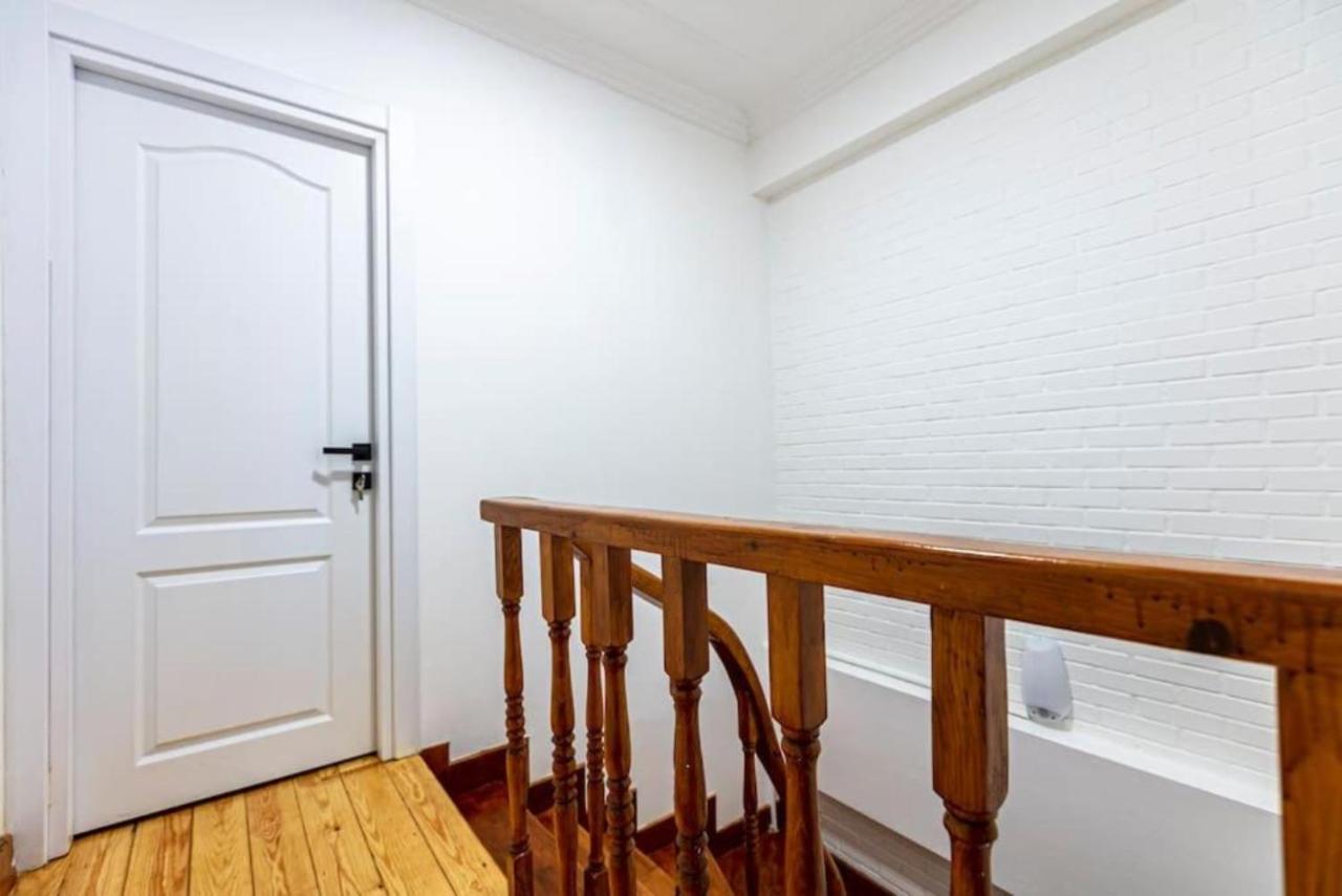 Historical 4-Br Home Steps From Besiktas Stadium & Bosphorus Views - Prime Nisantasi Location! Istambul Exterior foto